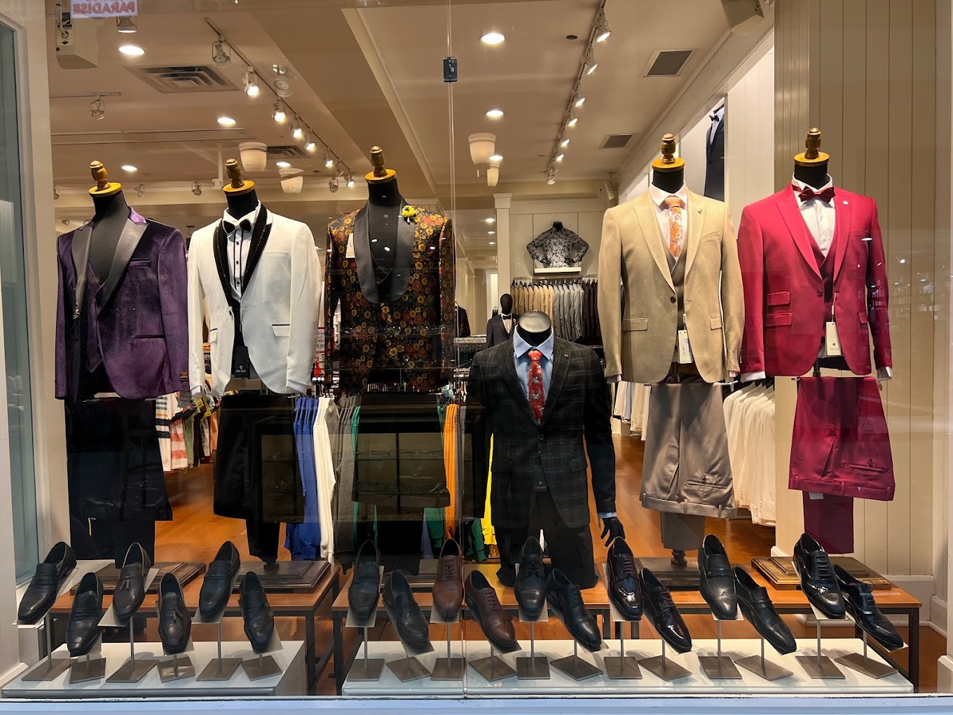 Store interior tailoring detail